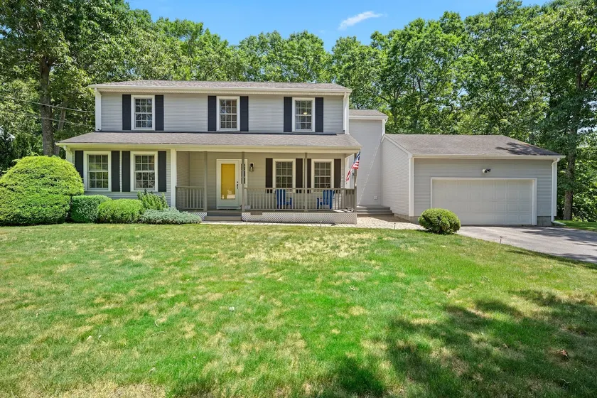 Misquamicut Beach House, Just 1 Mile From the Ocean! - Image 1