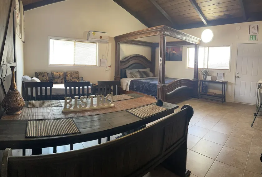Clean Cozy Bungalow+King Bd+Private Entrance - Image 1