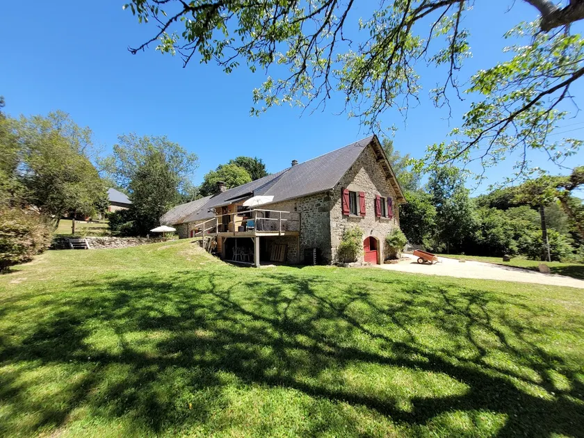 Renovated farmhouse in the heart of nature in Corrèze - Image 1