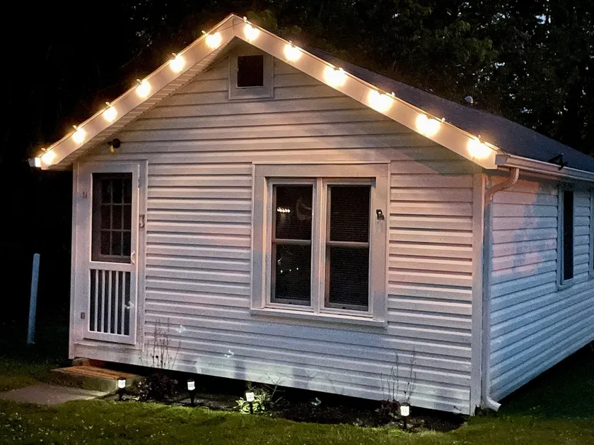 Sweet and Cozy GOTL 2 Bdr Cottage- Pet Friendly! - Image 1