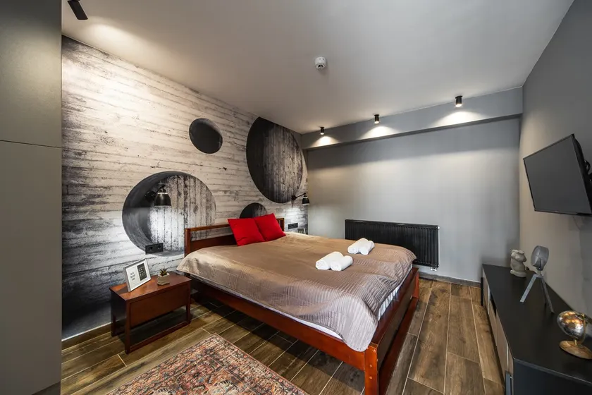 5 - Industrial Apartment - Image 1