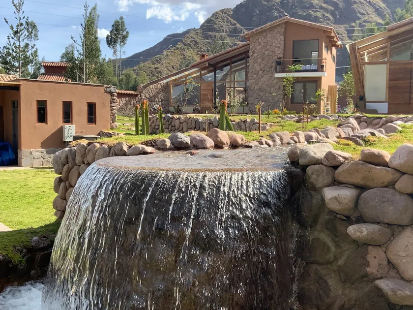 Hummingbird refuge in the Sacred Valley of the Incas - Image 1