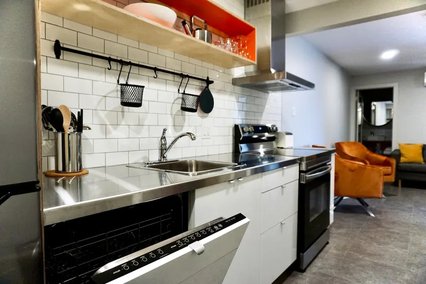 Morel Executive Suites #8 - Image 1