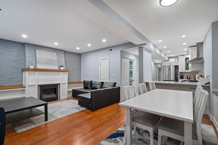 2 BR condo in the heart of Old Town - Image 1