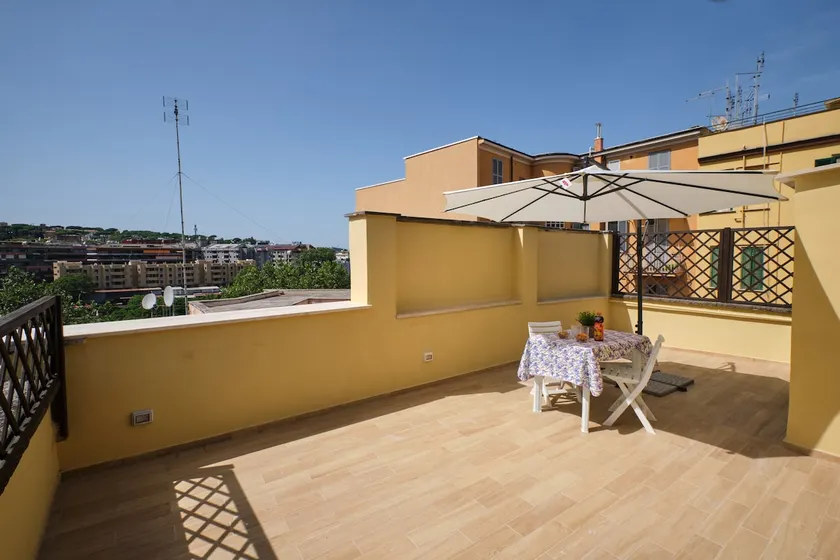 SMALL LUXURY TESTACCIO - Image 1