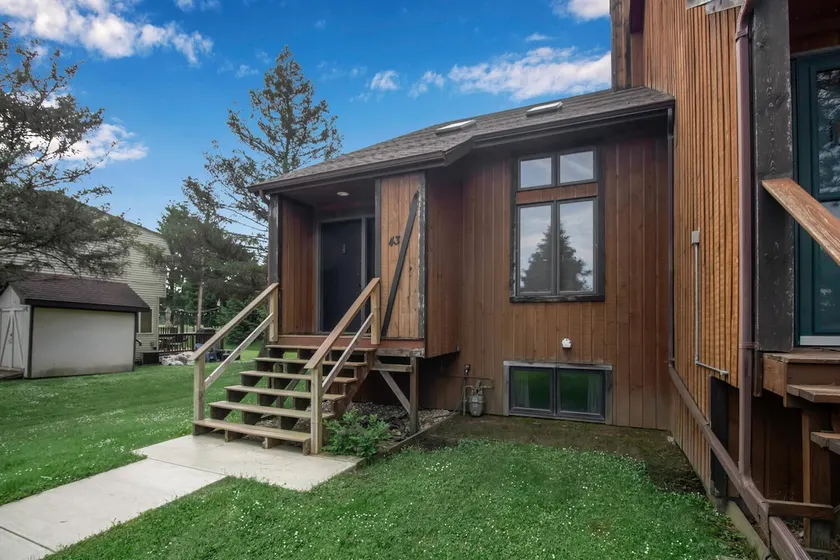 Gorgeous 4 Bed in Heart of Eville w/ New Hot Tub!! - Image 1
