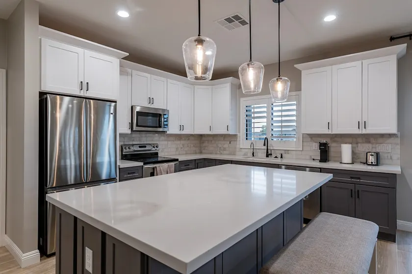 AZGORentals:3bd2ba, 2CarGar+Pickleball! 2022built - Image 1