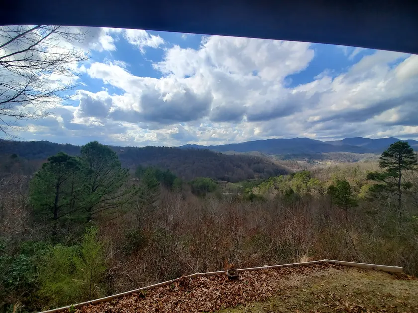 Almost Heaven. Quiet retreat with mountain views. - Image 1