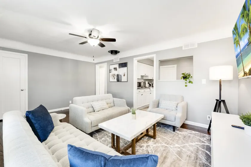 Cozy 2BDR Near Royal Oak Downtown | Modern & Clean - Image 1