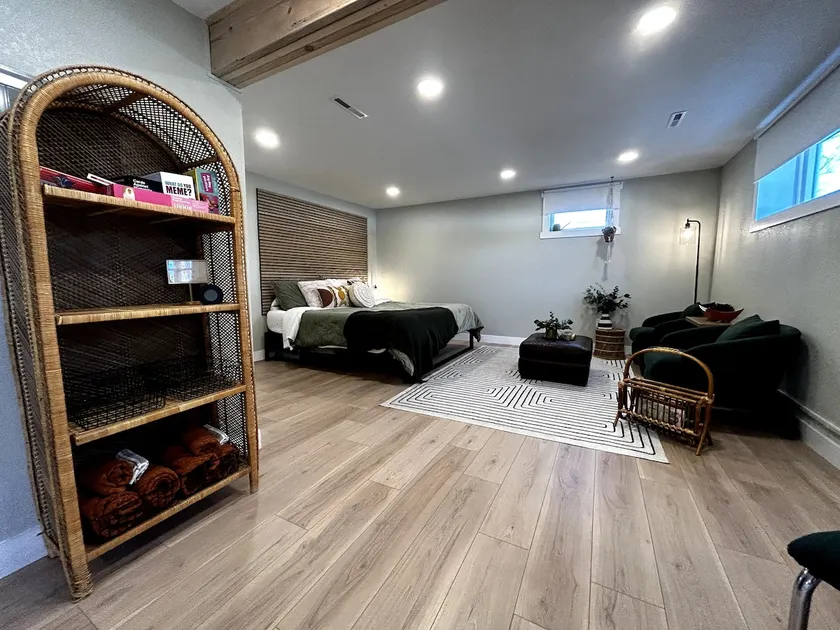Studio+KingBed+10min to RedRocks - Image 1