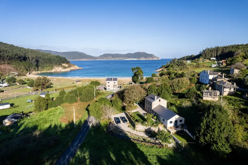 Xilloi Beach Resort - Image 1