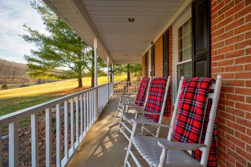 Big Country Home - Image 1