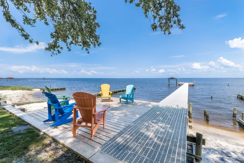 Spacious-2br-Bay Access-Wifi-Pets - Image 1