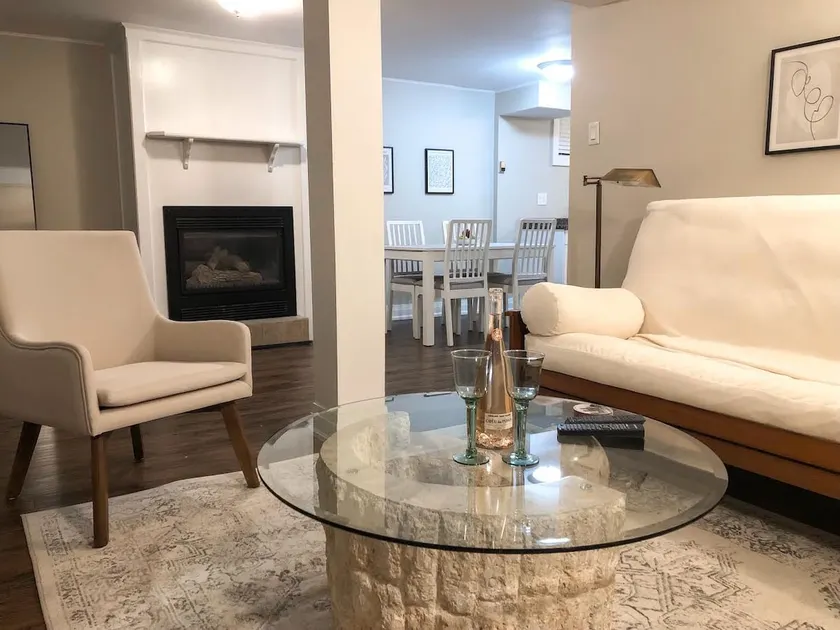 Lovely Spacious 1-Bedroom Fully Equipped Apartment - Image 1