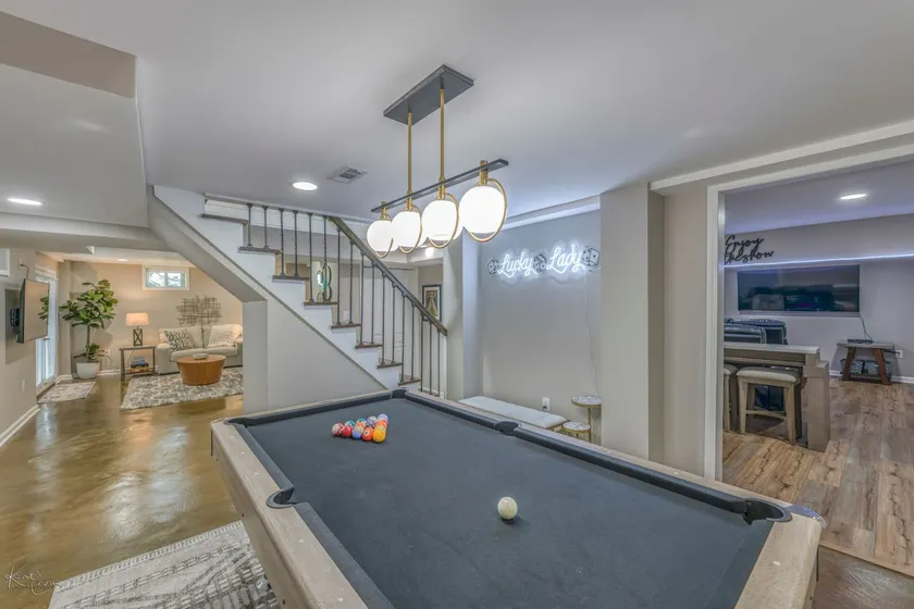 Like New 4BR/2BA - Hot Tub, Pool Tbl & Movie Room - Image 1