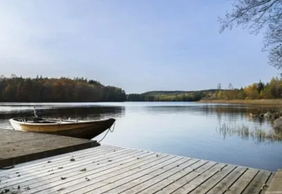 Scandinavian Retreat • Lake, Sauna & Vine Garden - Image 1