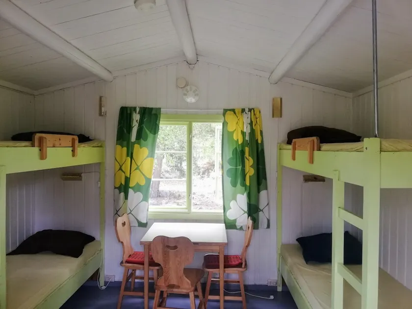 Cabin 9 on charming, traditional campsite - Image 1