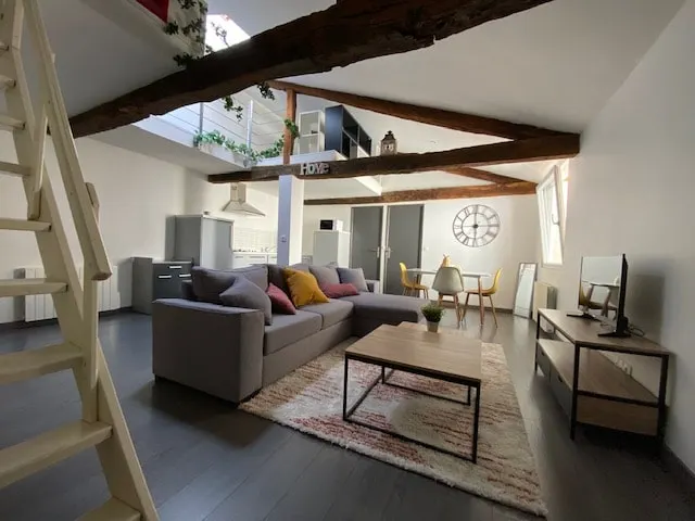 Apartment in the historic heart - Image 1