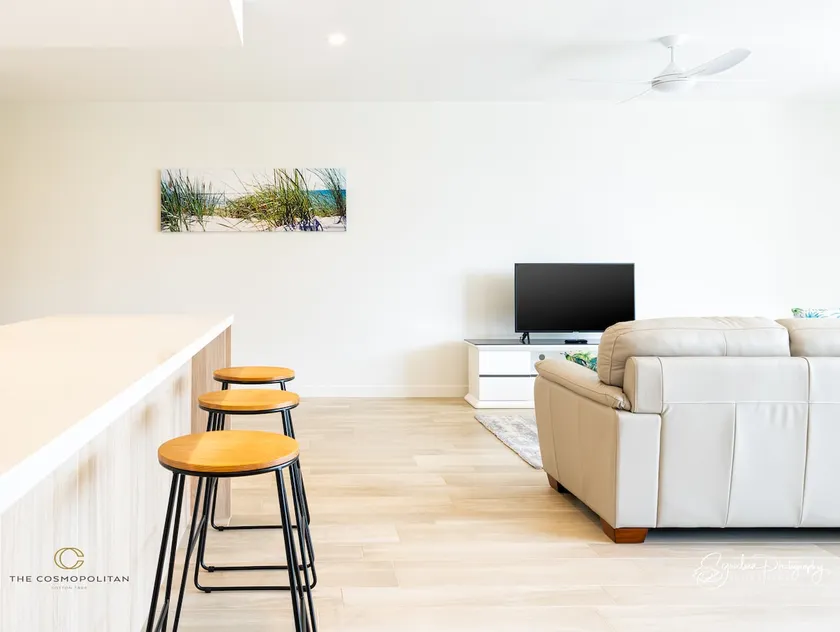 THE COSMOPOLITAN COTTON TREE Unit 10307 RIVERFRONT BREEZE - Image 1