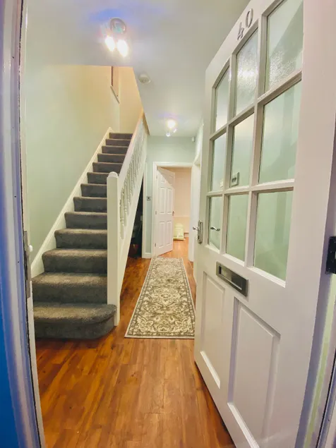 Lovely 3 bedroom family home in great location - Image 1