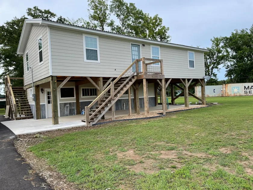 3-Mile Lakehouse - Image 1