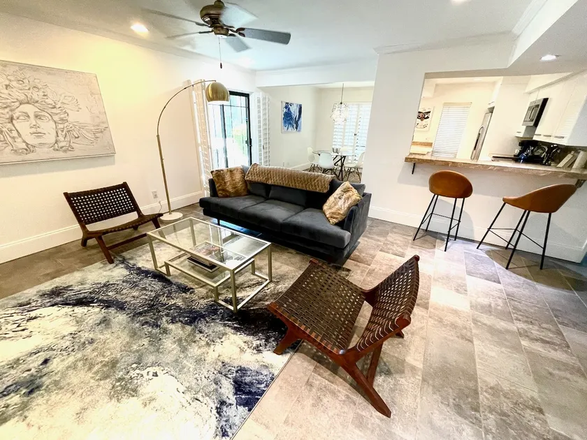 Biltmore Bella-A Stunning Modern 2-Bed Condo - Image 1