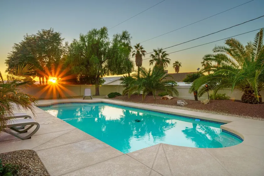 Executive Style Havasu Pool Home. - Image 1