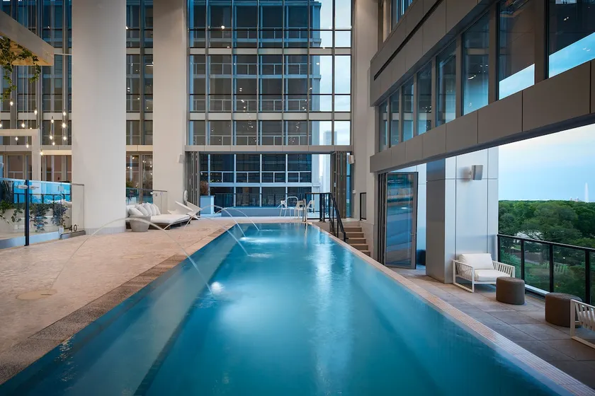 Sentral 2 Bedroom Apt in South Loop Chicago - Image 1