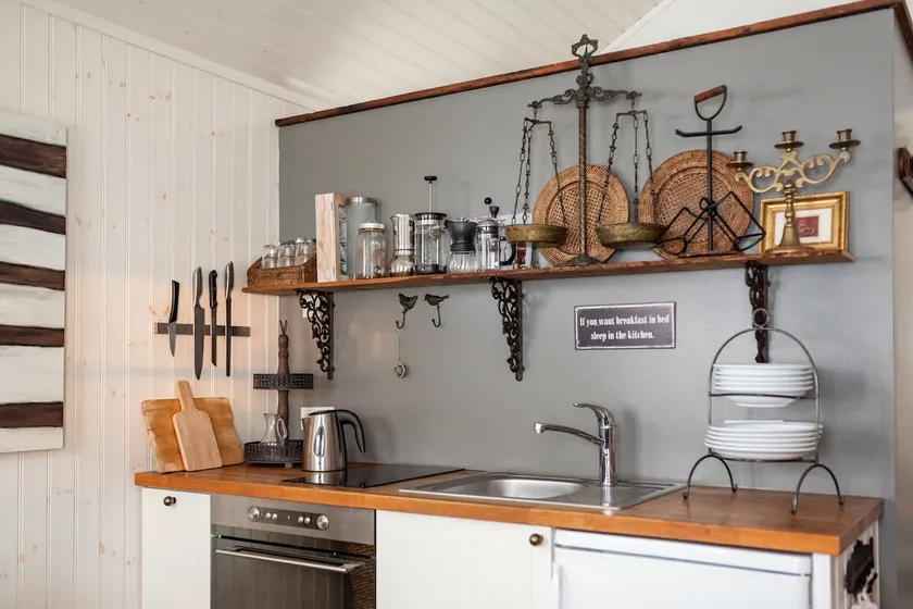 Romantic cottage for two persons. - Image 1