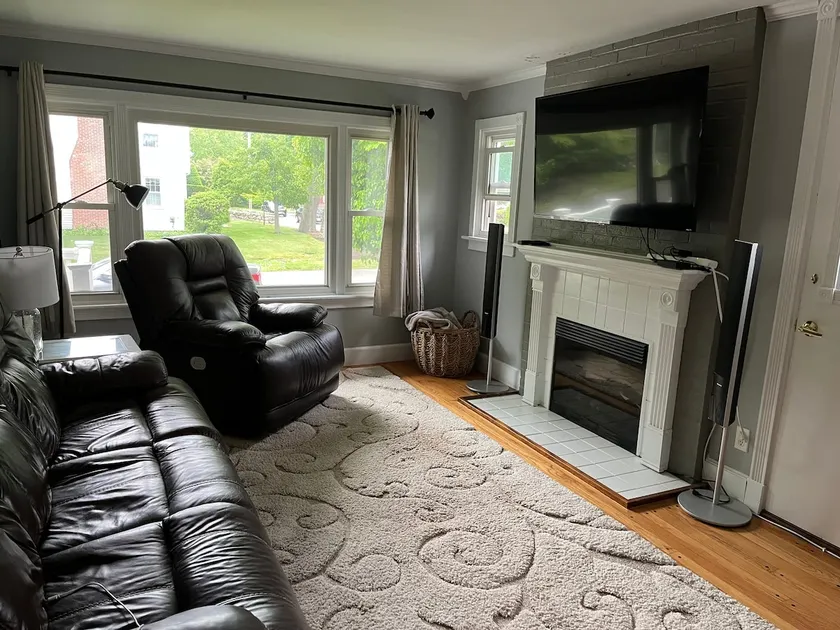 Cheerful Attleboro ranch, feels just like home - Image 1