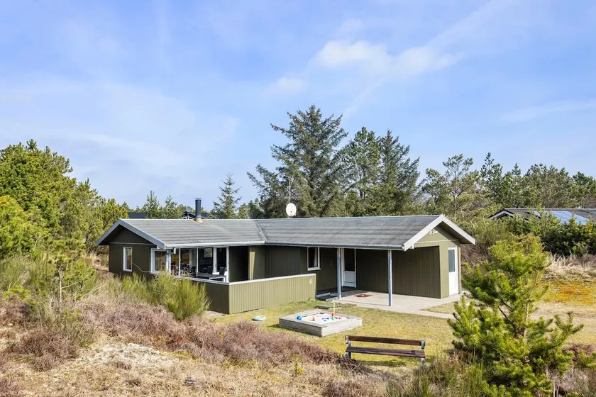 Charming cottage by the sea - Image 1