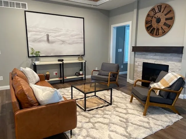 Entire Home: First Class Stay for Work & Play - Image 1