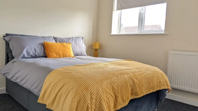New cosy semi detached Home with free parking (Y) - Image 1