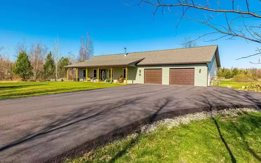 Charming all wood Adirondak Cottage - Image 1