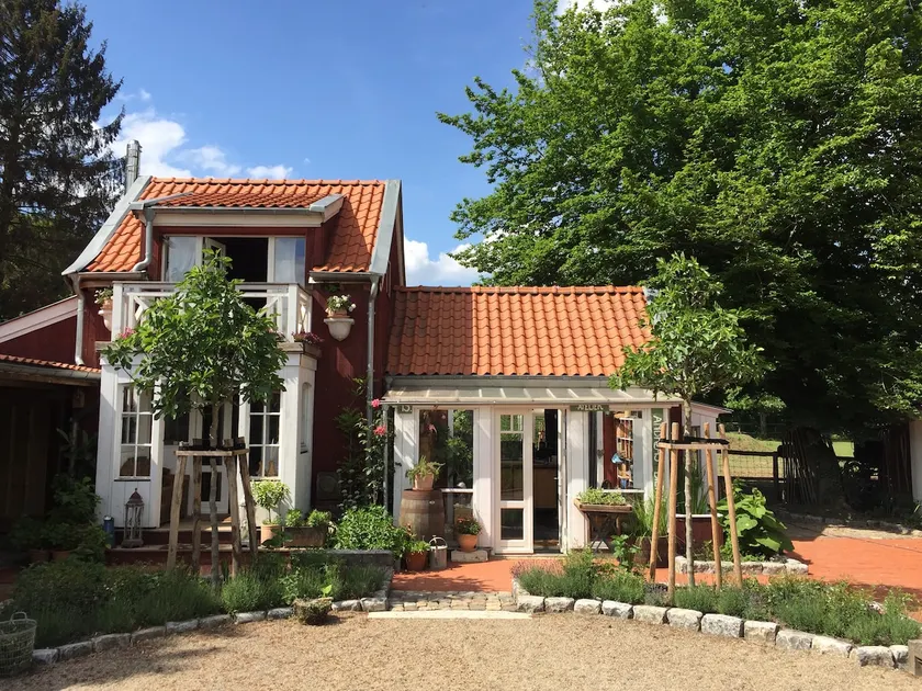 Ecological house on a picturesque farm - Image 1
