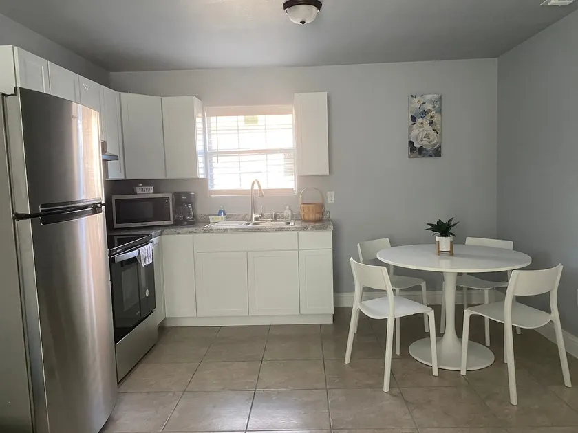 Lovely condominium, one bedroom unit, brand new. - Image 1