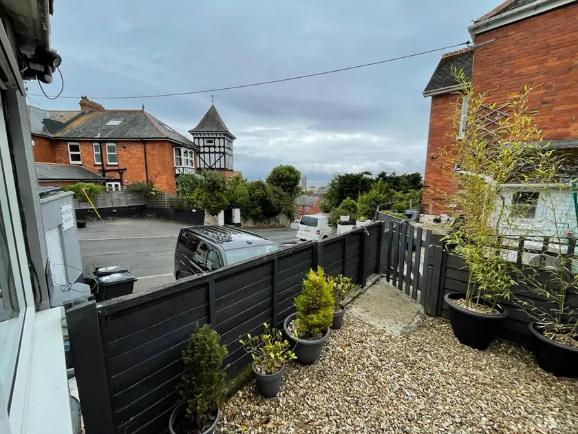 Adorable studio sea shanty with sea views - Image 1