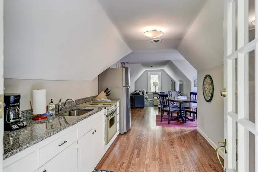 Quaint Apt. 3 mi to DT & 1 mi to HillsboroVillage - Image 1
