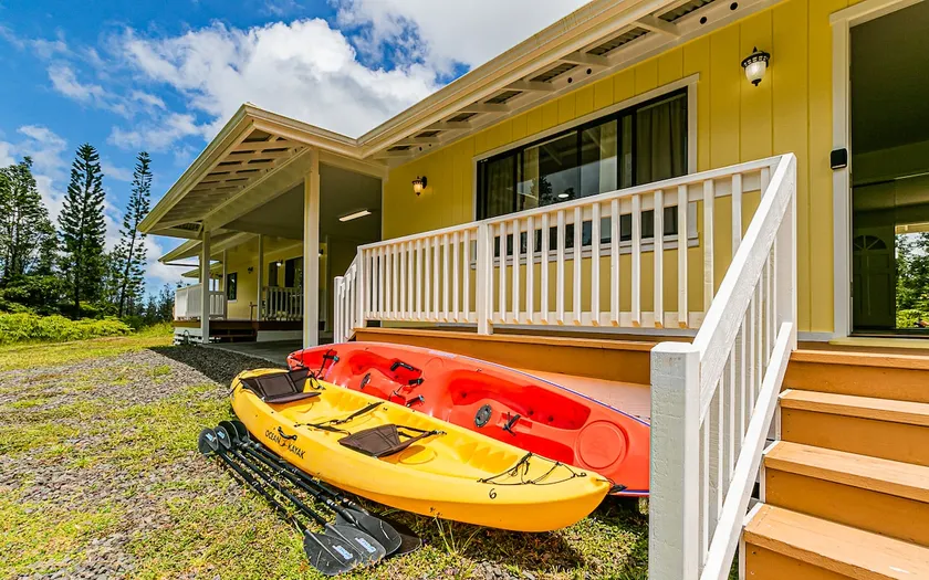 Three-bedroom Hawaiiana. Visit Volcanoe & more! - Image 1