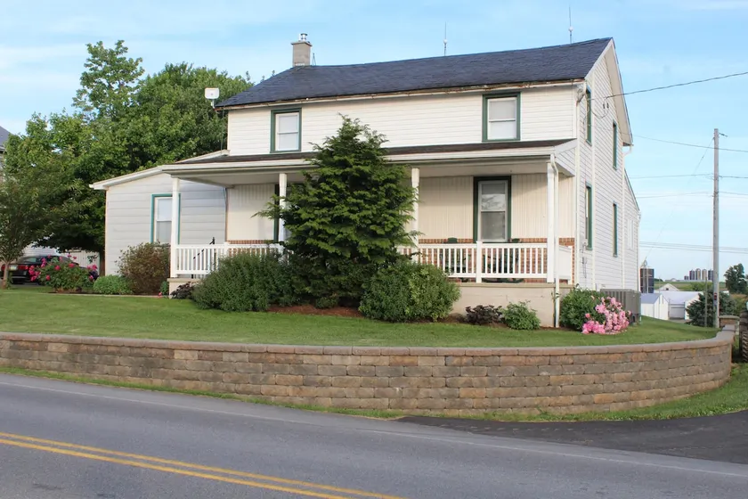 Pinedell Farm Cottage- Entire House/Working Farm - Image 1