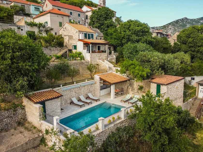 Cheerful Villa with pool ”Key of Dalmatia” - Image 1