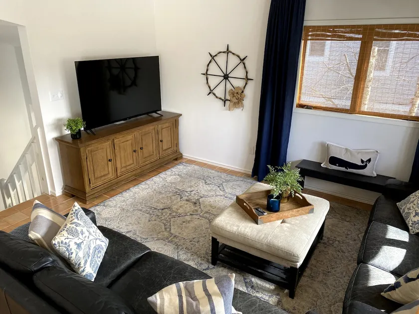 Island Getaway: Dog Friendly, Close to Beach - Image 1