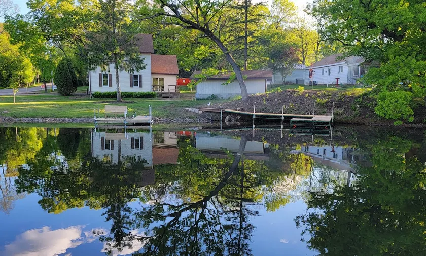 Mt. Morris Chain Waterfront Lake House - Image 1