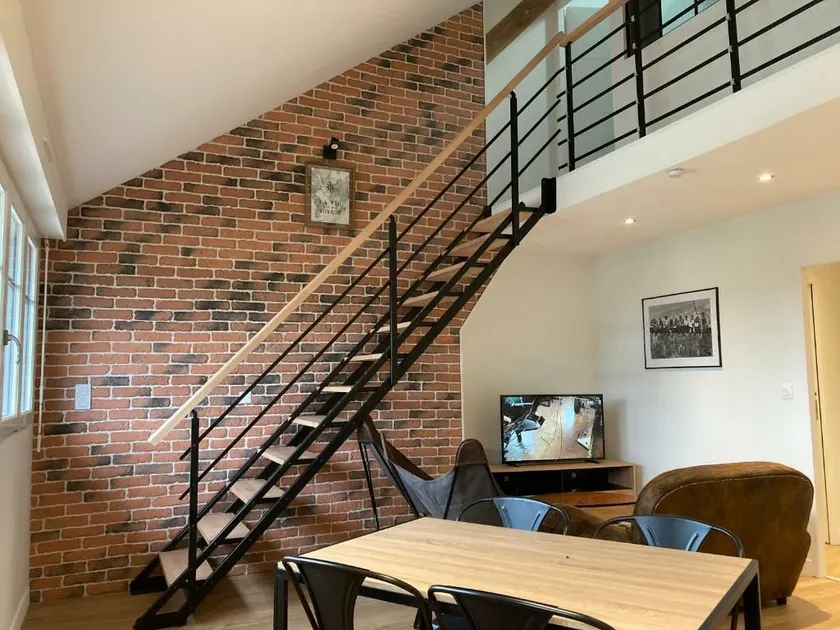 Cozy and quiet duplex in the city center of Auray - Image 1
