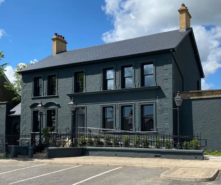 Luxurious Converted Old Victorian Bank Building - Image 1