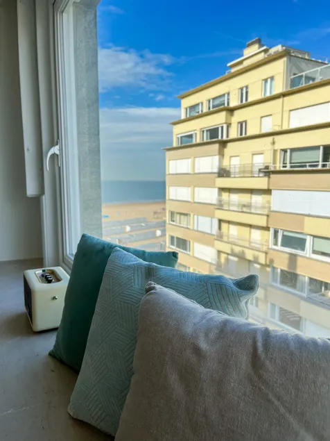 Bright, sunny apartment with balcony in Knokke - Image 1