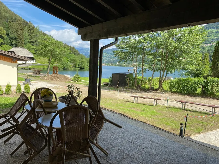 Barrier-free bungalow right on lake B2 (2-6p) - Image 1