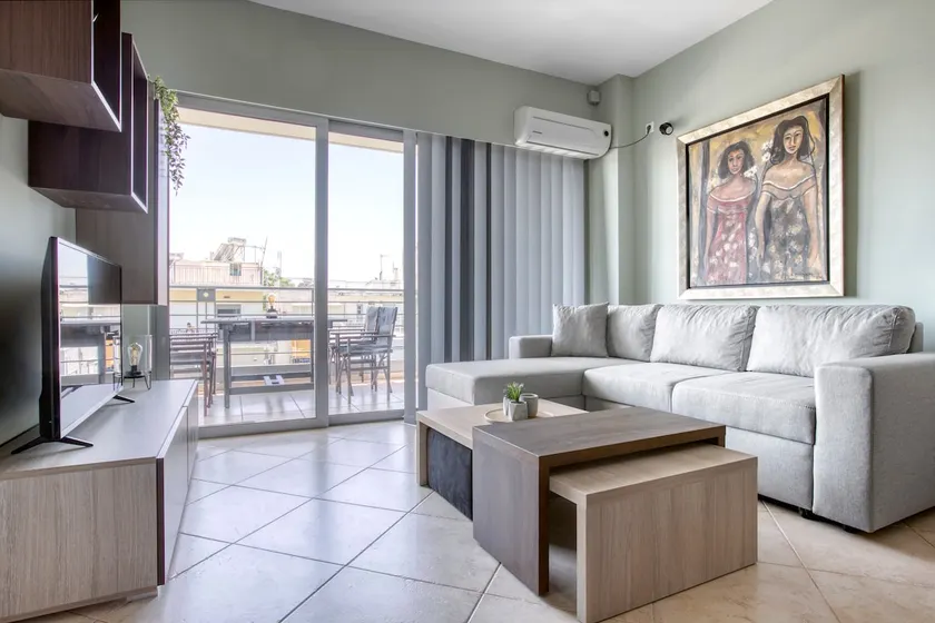 Sunny & cosy apt with balcony in Peristeri! - Image 1
