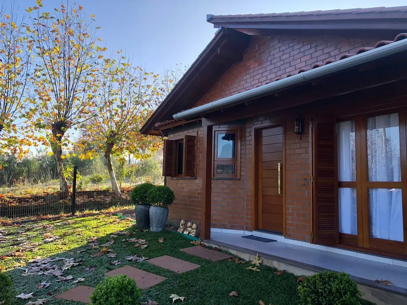 House in the heart of the vineyard valley - Image 1