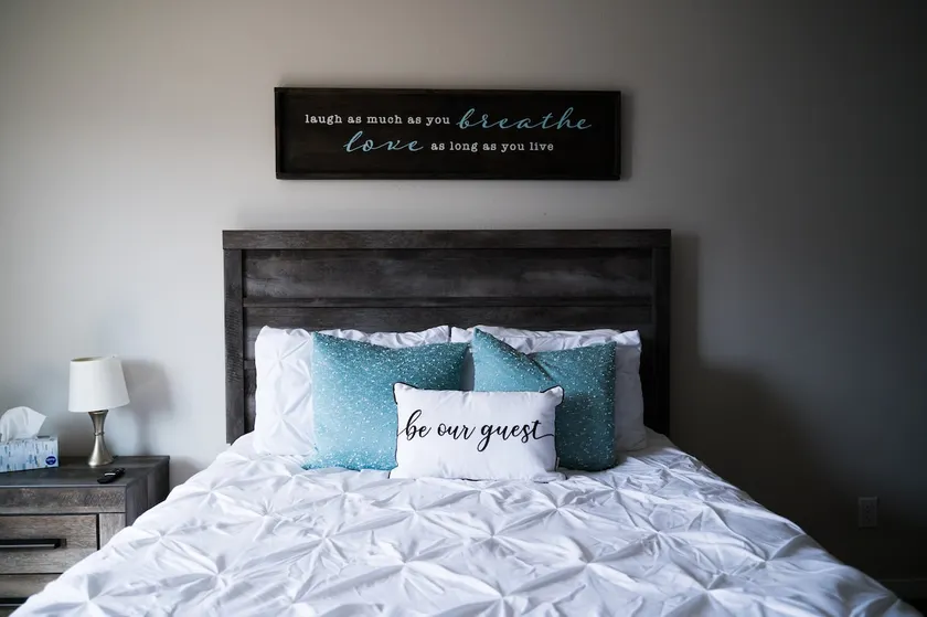 Quintessential Iowa Stay -Quiet, Cozy & Convenient - Image 1